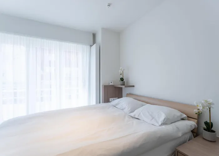 Marie Antoinette Close By The Sea By Interhome デ ハーン